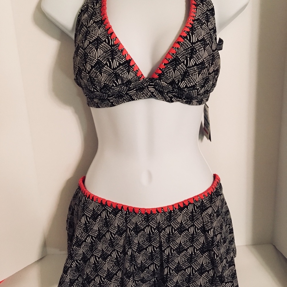 Kenneth Cole 2 Pc Halter Top W/Skirt Bottoms Large